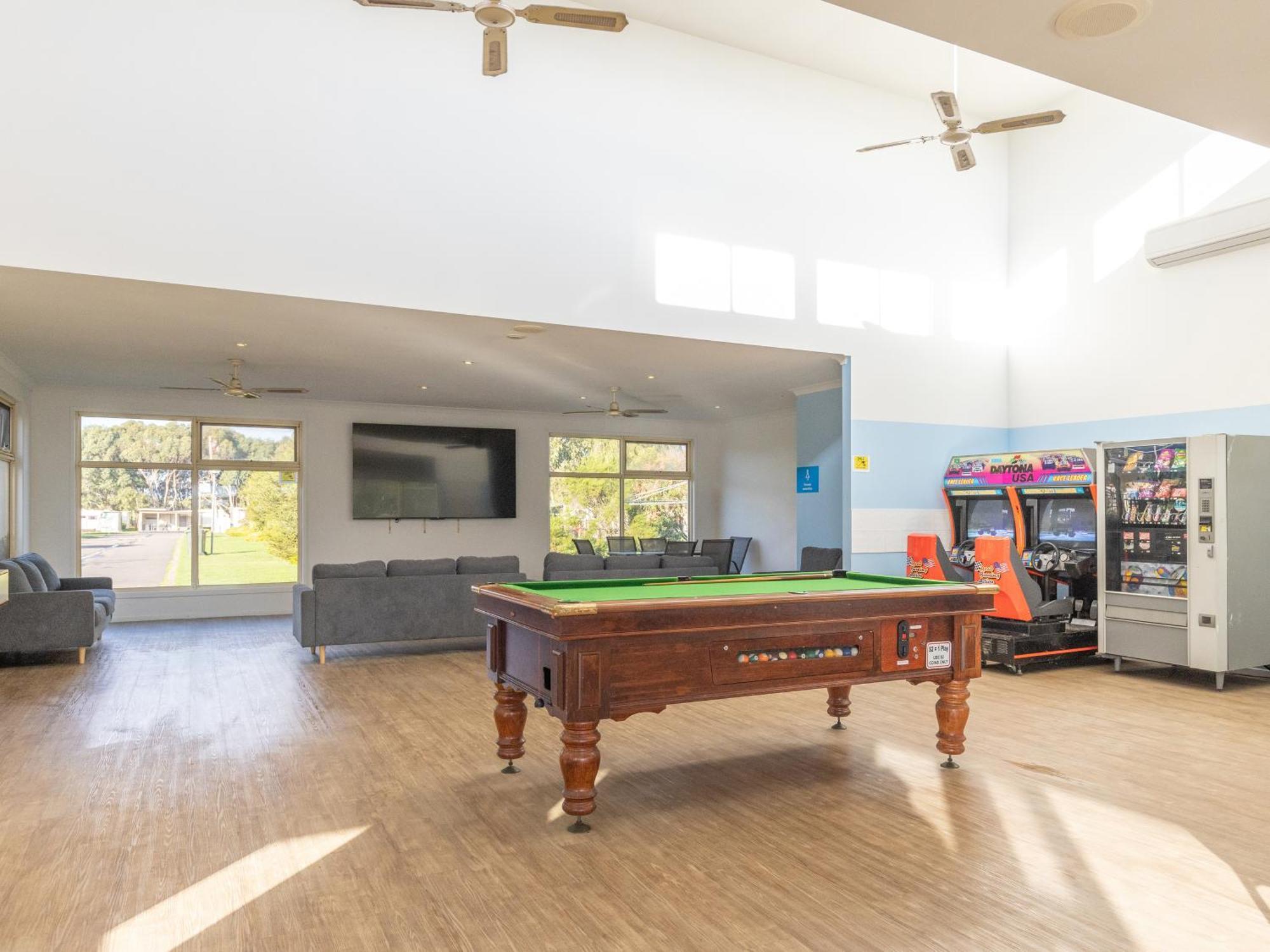 Nrma Warrnambool Riverside Holiday Park エクステリア 写真