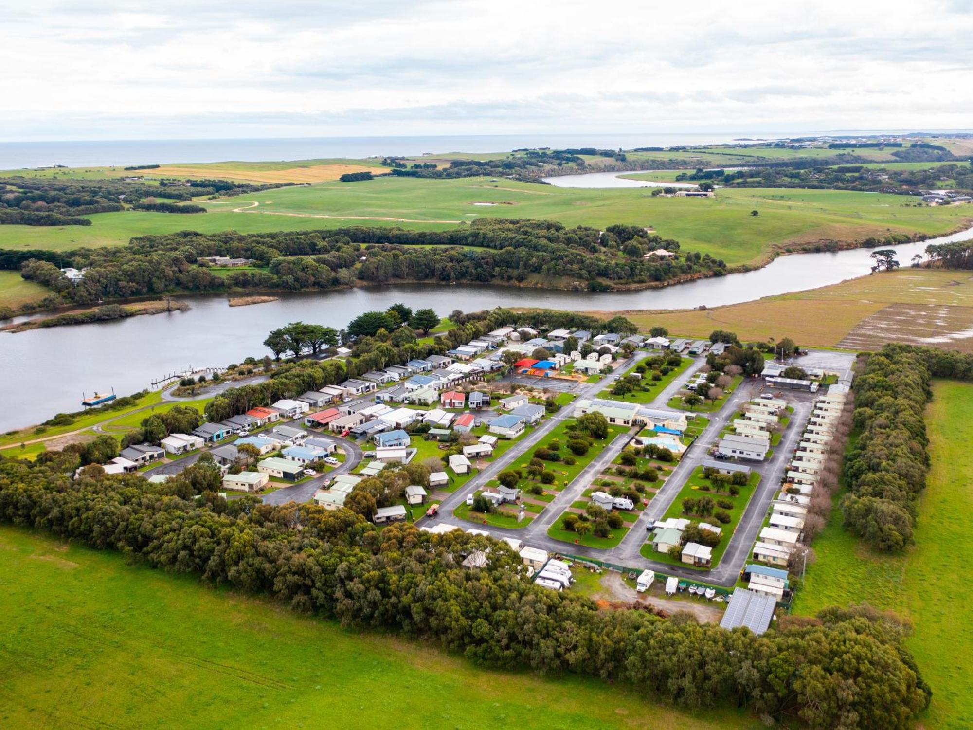 Nrma Warrnambool Riverside Holiday Park エクステリア 写真