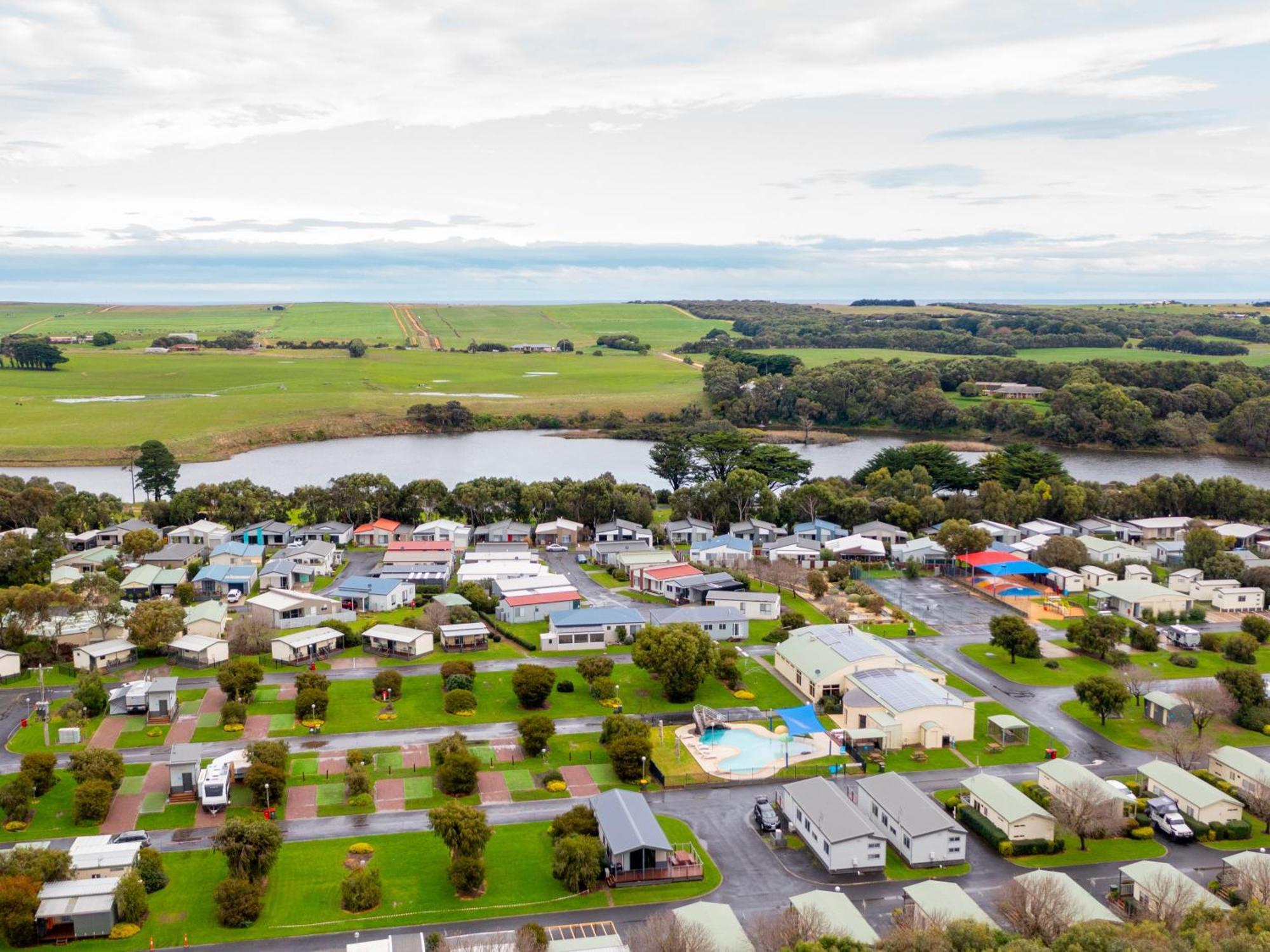 Nrma Warrnambool Riverside Holiday Park エクステリア 写真